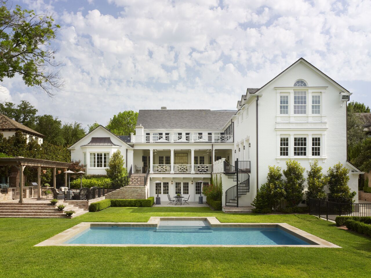1930 Colonial Back Exterior Brent Hull Jpg