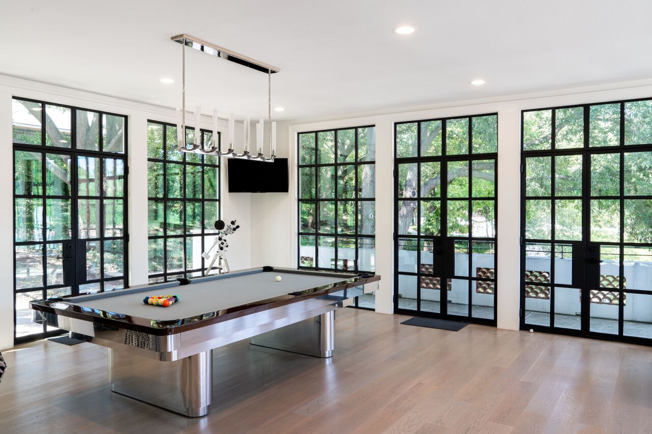 Contemporary Classic Brent Hull