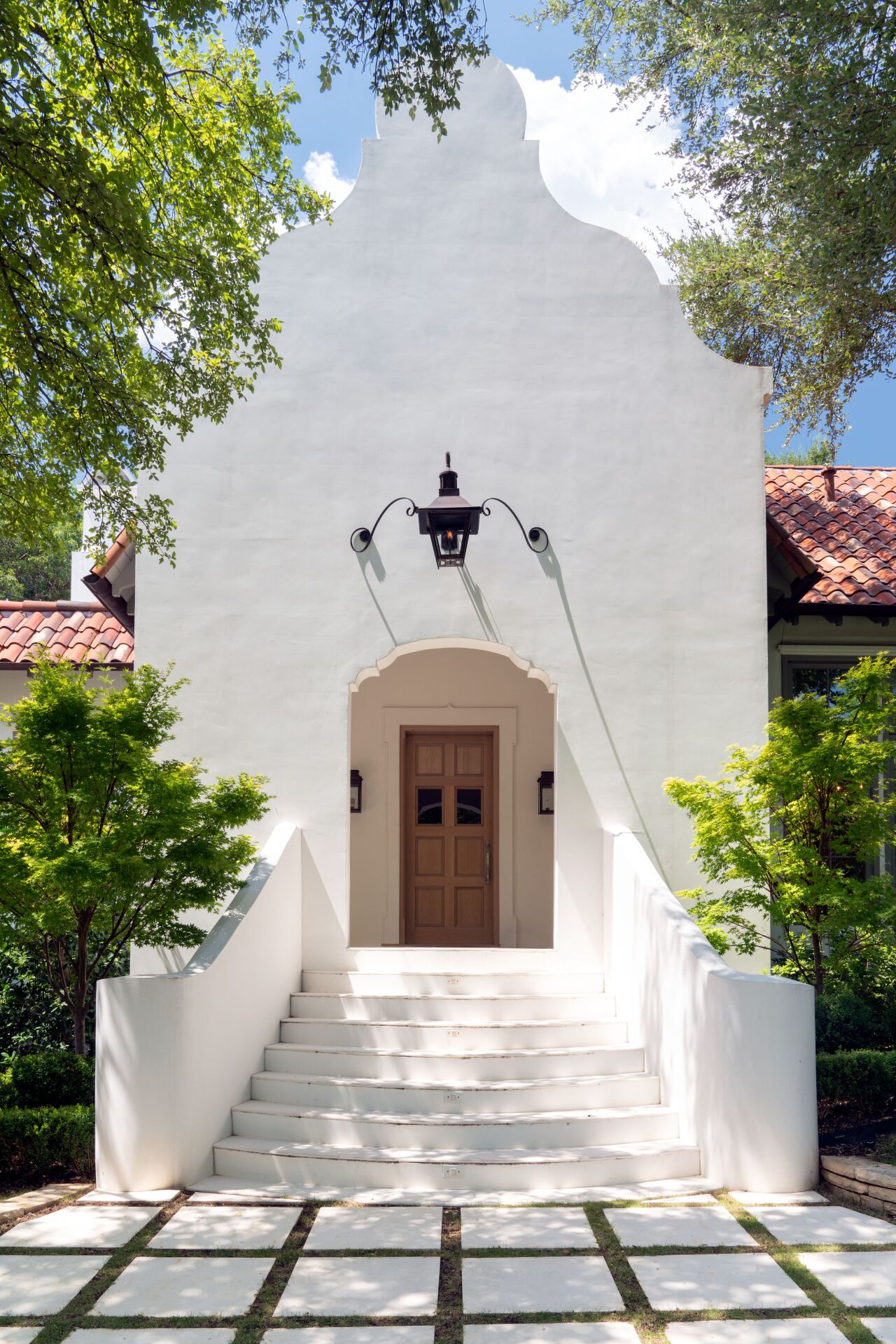 Contemporary Classic Front Brent Hull