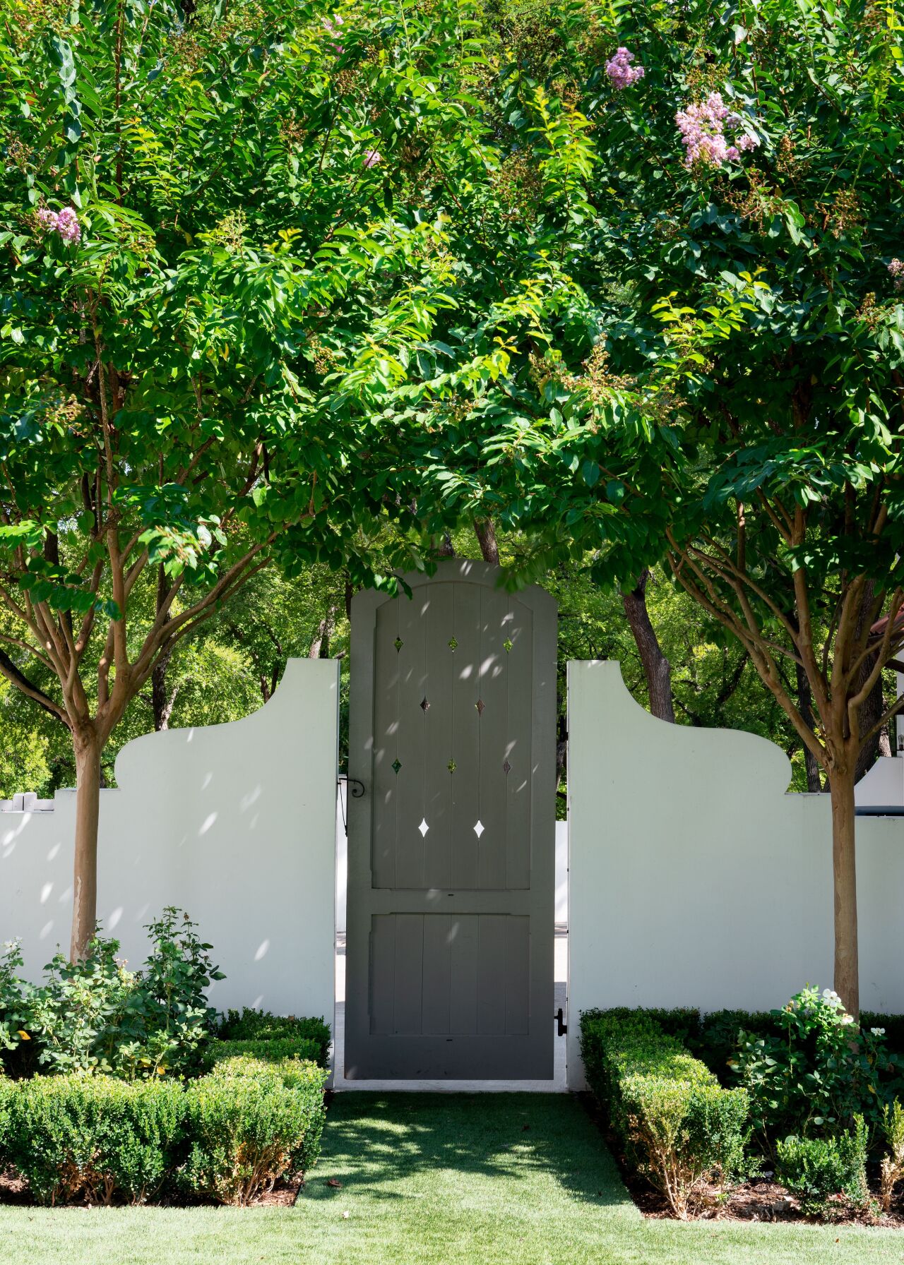 Contemporary Classic Gate Brent Hull