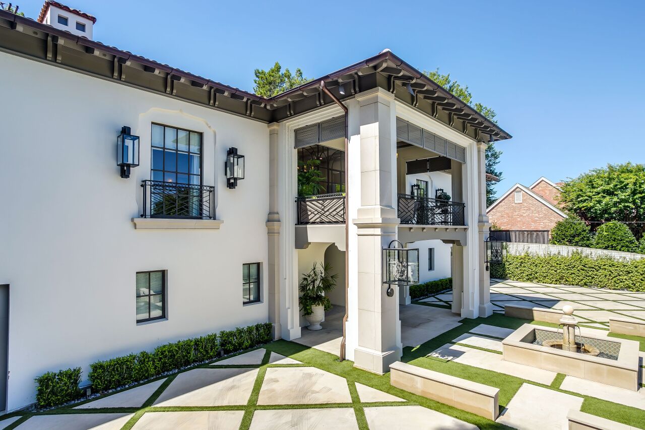 Contemporary Restoration Exterior2 Brent Hull