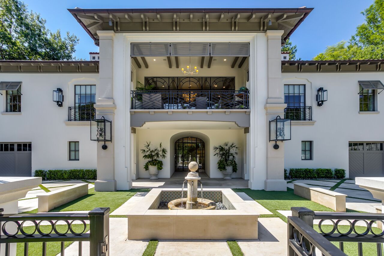 Contemporary Restoration Exterior3 Brent Hull