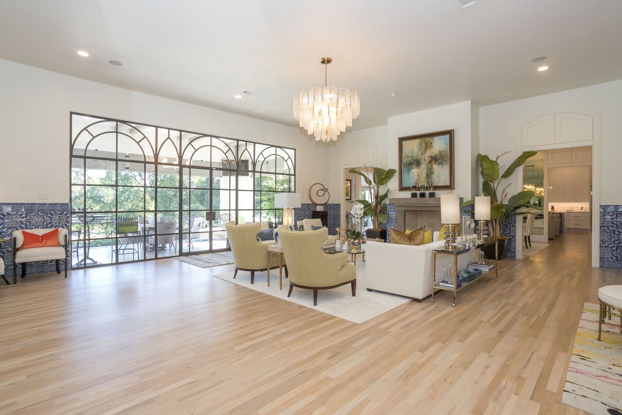 Contemporary Restoration Living Brent Hull