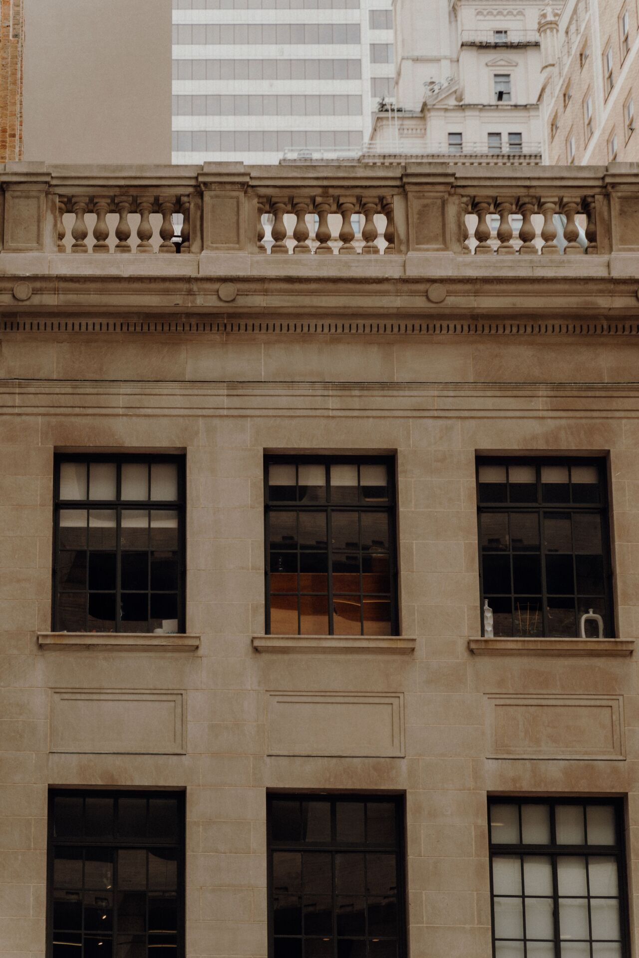 Mid Elm Lofts V 16 Pane Brent Hull