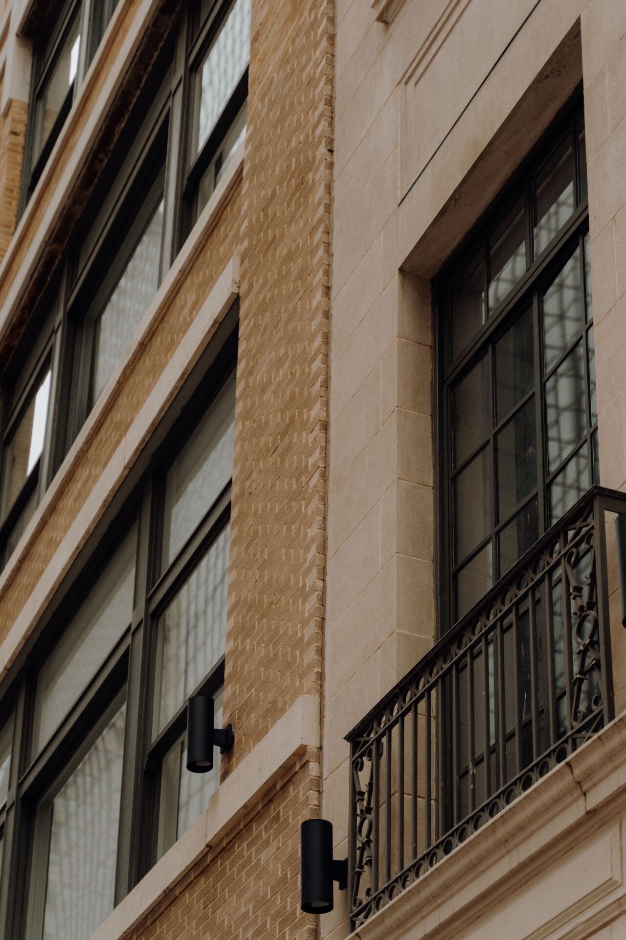 Mid Elm Lofts V Balcony Brent Hull
