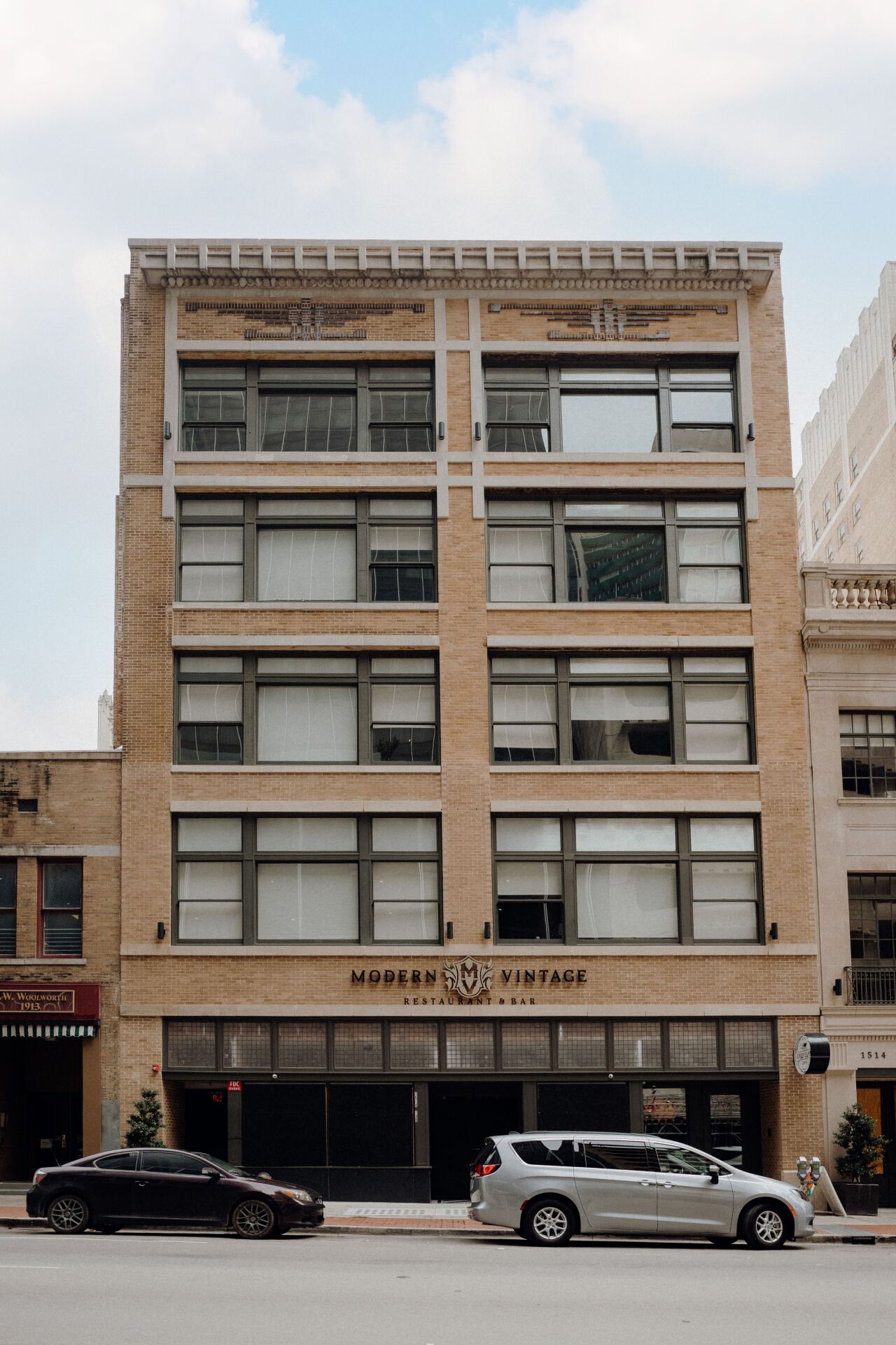 Mid Elm Lofts V Full Brent Hull