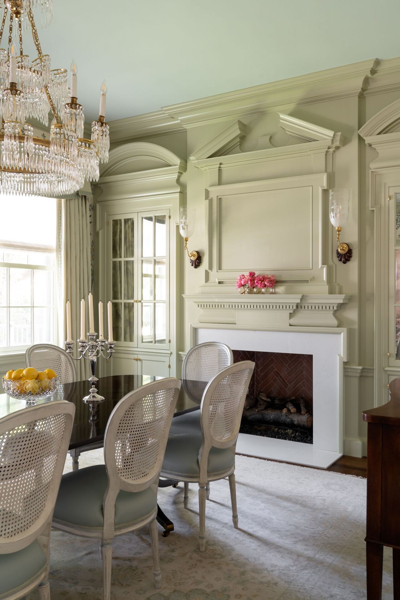 Rivercrest Residence Mantel Brent Hull