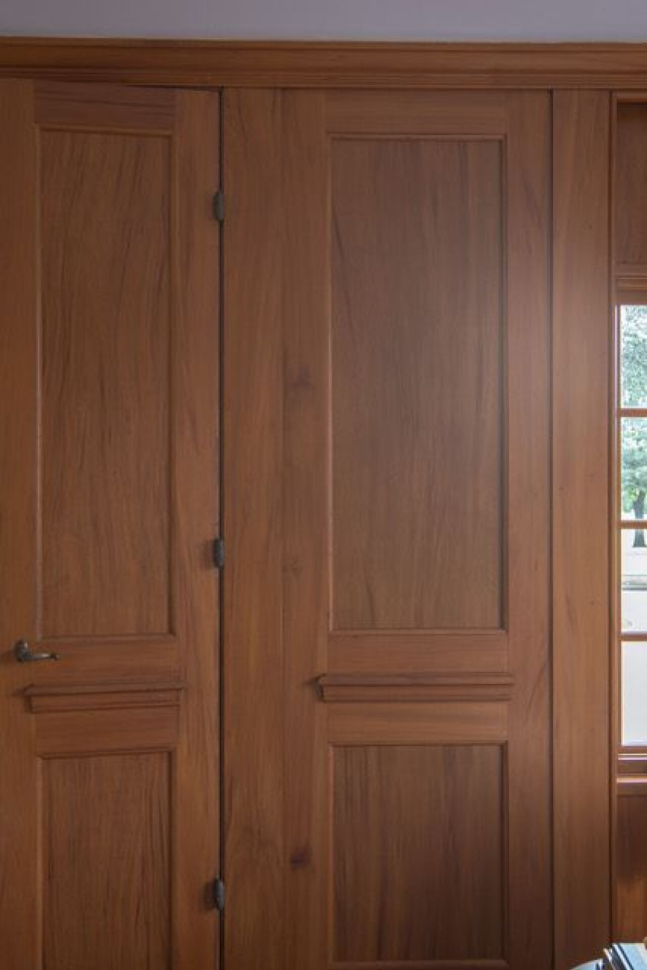 Staub Gum Wood Brent Hull