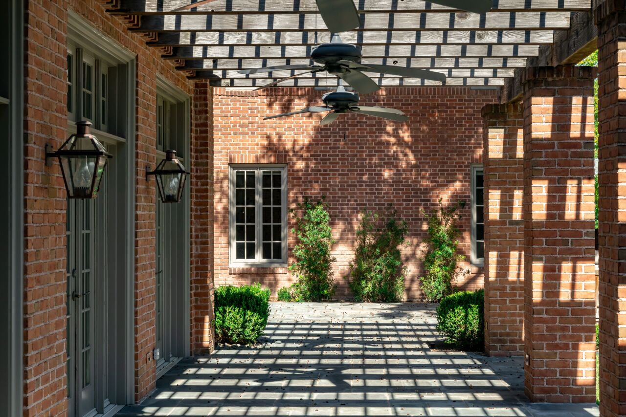 Staub Porch Brent Hull